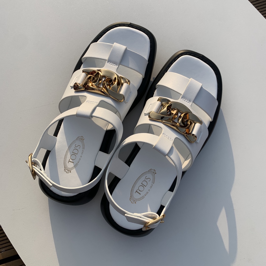 Luxurious Italian Handmade Sandals with Fine Cattle Skin and Branded Buttons - 图片 4