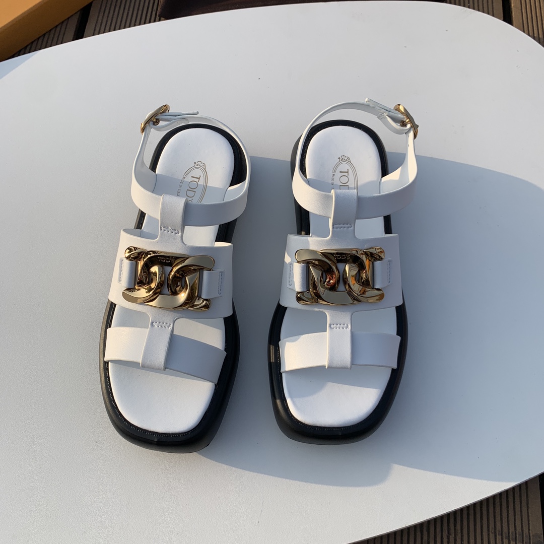 Luxurious Italian Handmade Sandals with Fine Cattle Skin and Branded Buttons - 图片 1