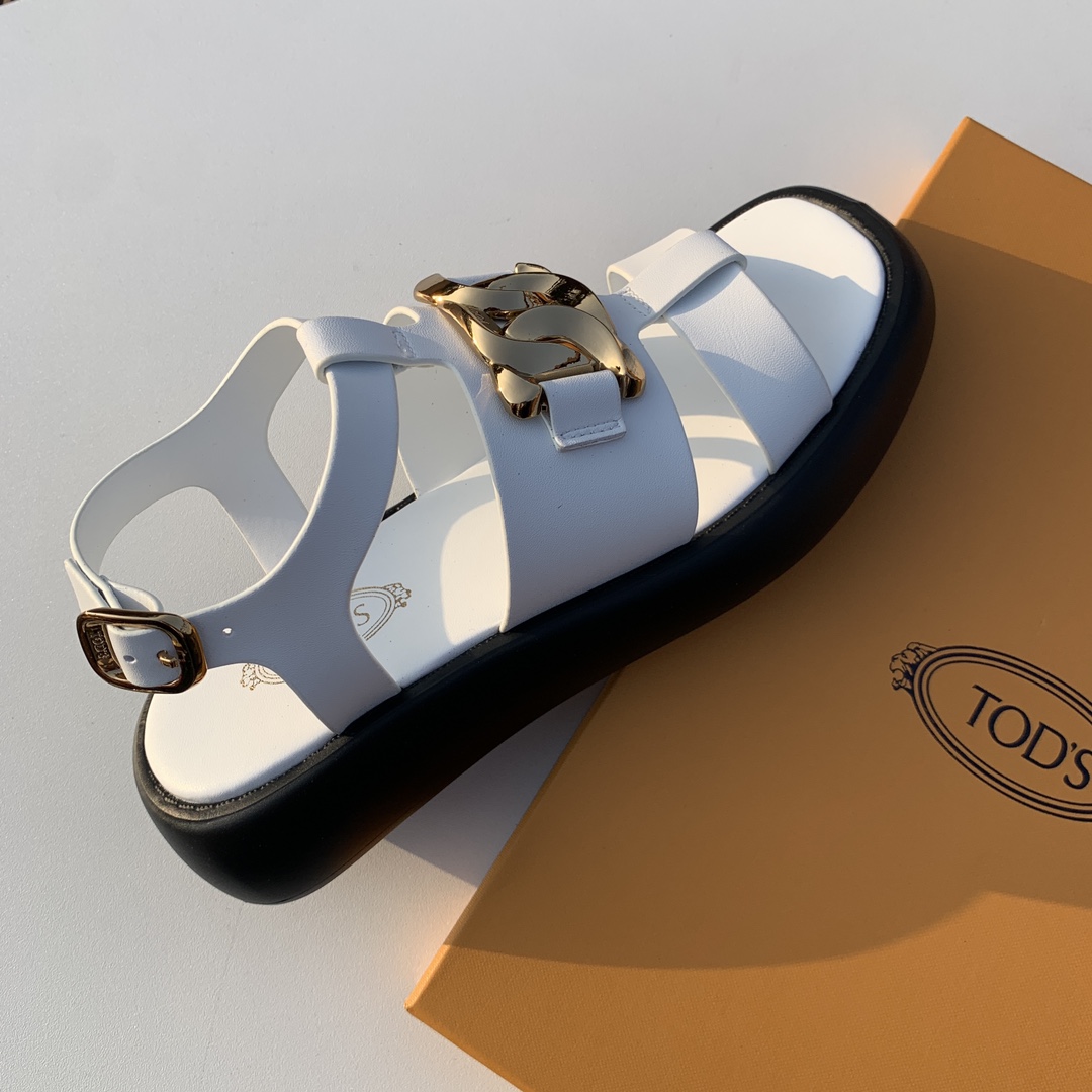 Luxurious Italian Handmade Sandals with Fine Cattle Skin and Branded Buttons - 图片 5
