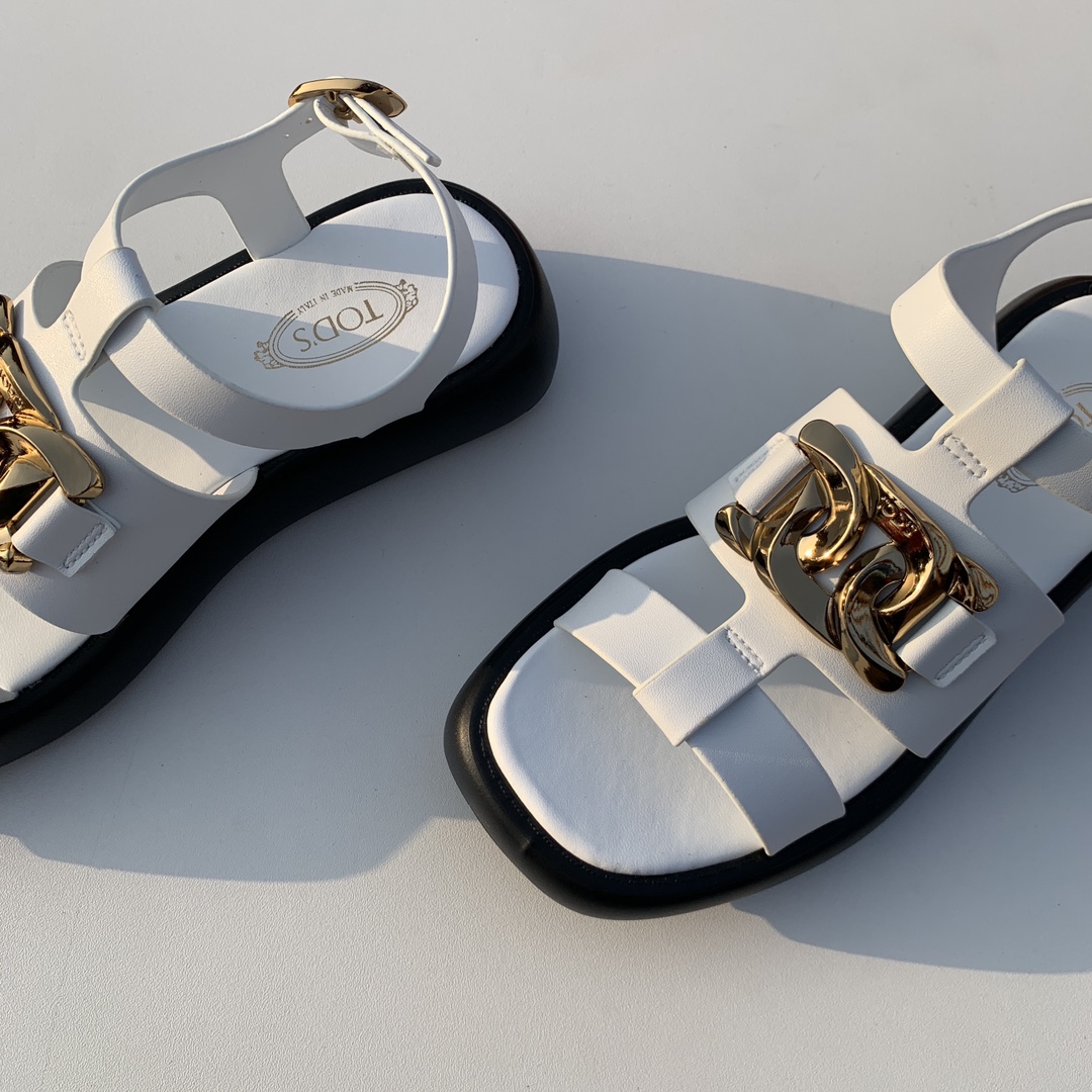 Luxurious Italian Handmade Sandals with Fine Cattle Skin and Branded Buttons - 图片 6