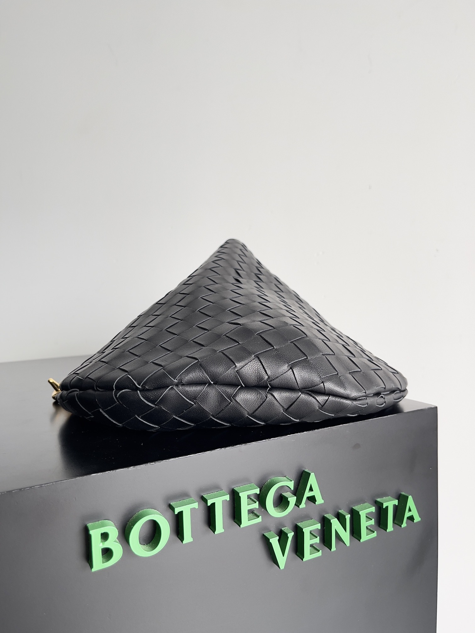 #BottegaVeneta葆蝶家杨幂同款SolsticeShoulderBa最新的一款包型內里还配一个
