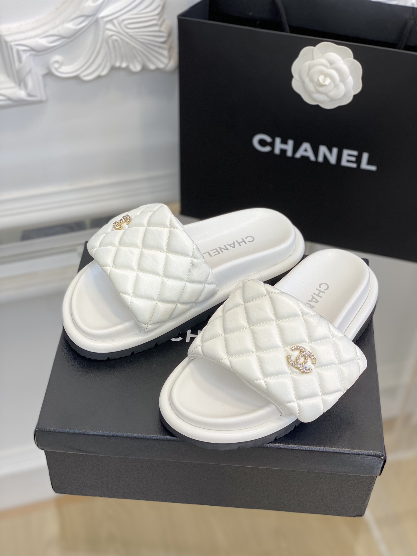 Chanel23春夏新品菱格魔术贴厚