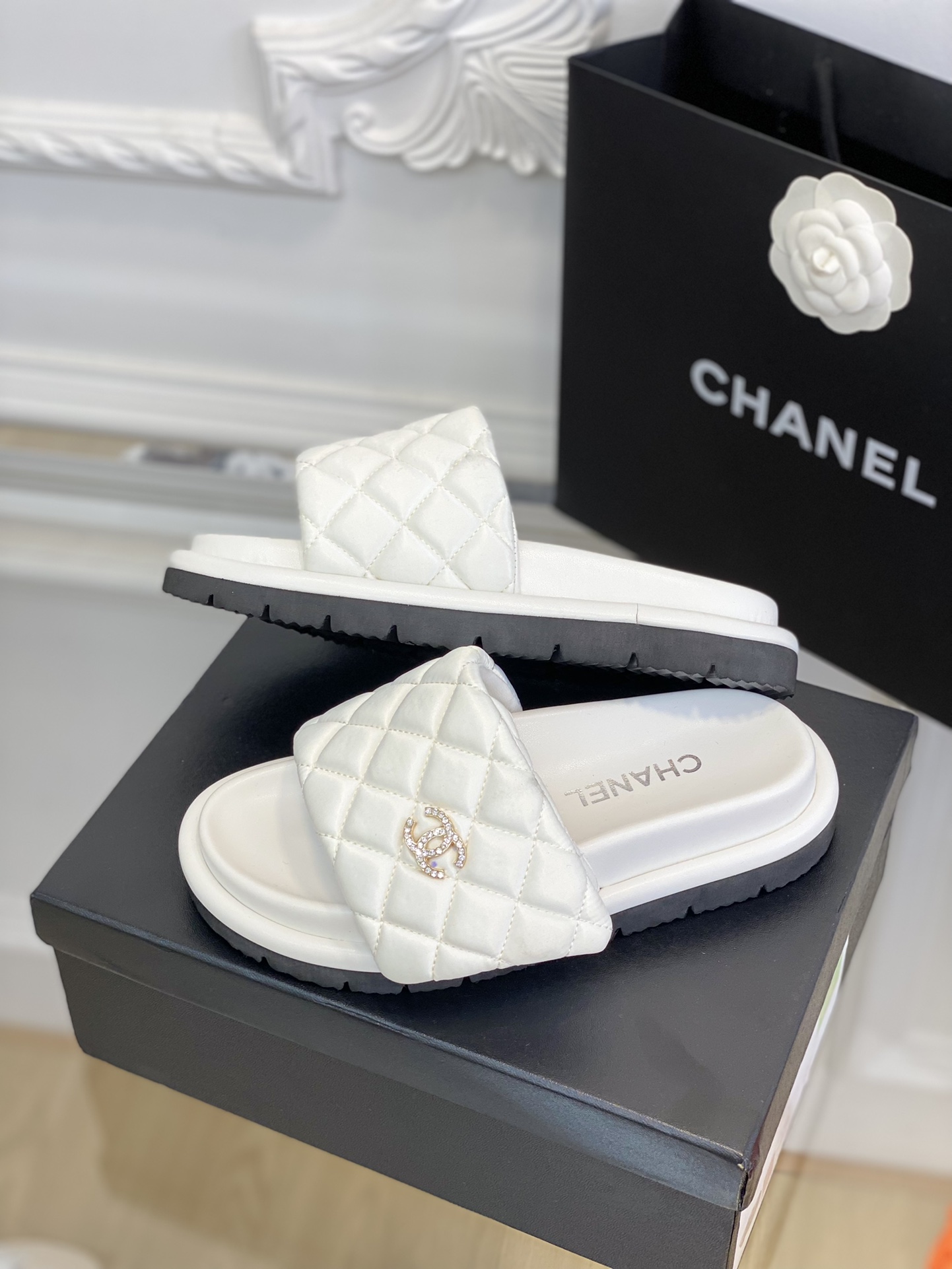 Chanel23春夏新品菱格魔术贴厚