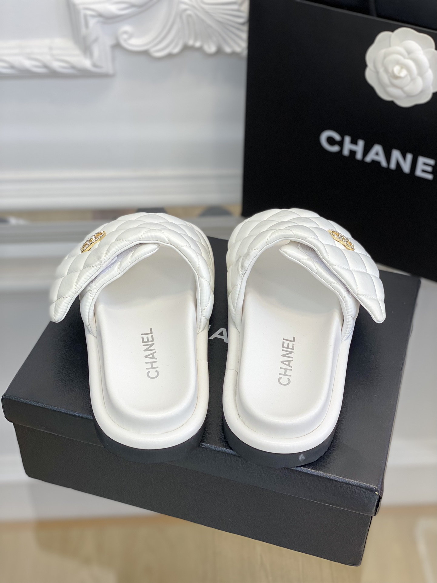 Chanel23春夏新品菱格魔术贴厚