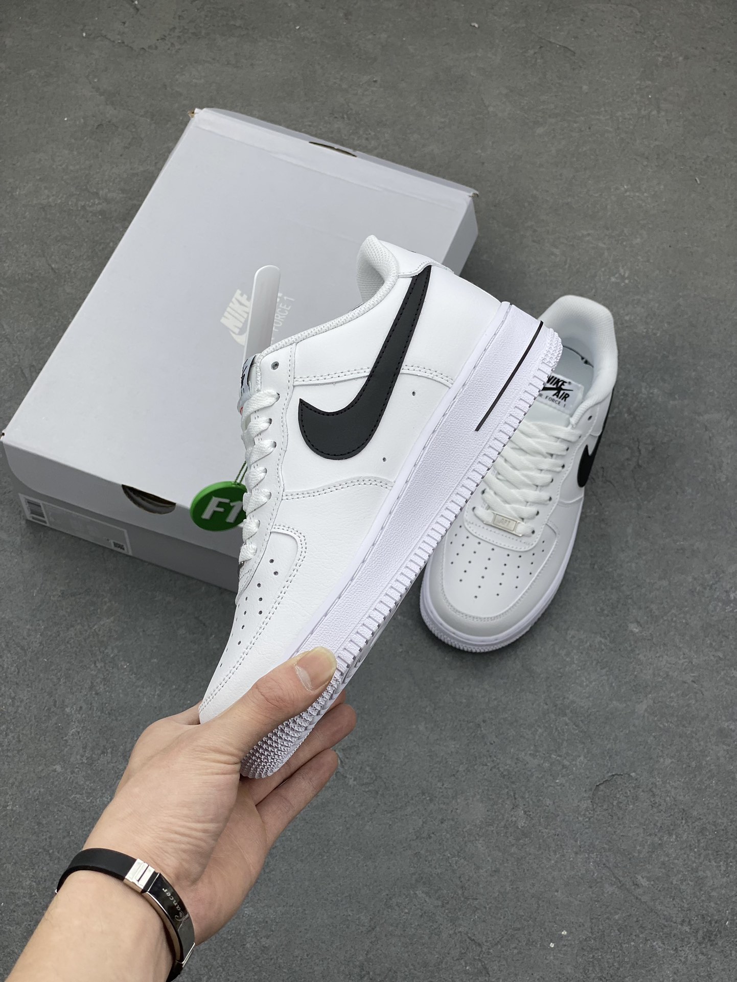 NK Air Force 1 Low '07: White/Black, Fashionable, Durable, and Comfortable 4 i1681673906 6146 2