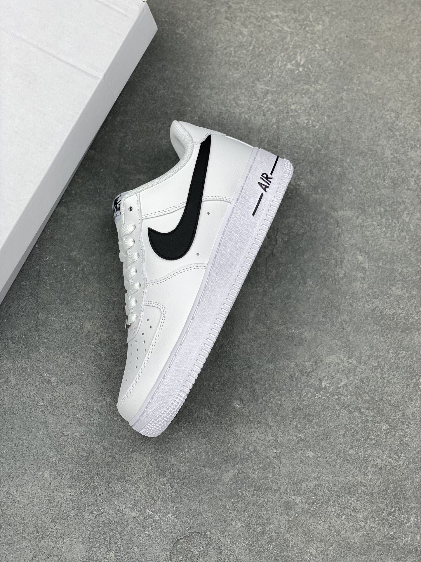NK Air Force 1 Low '07: White/Black, Fashionable, Durable, and Comfortable 8 i1681673906 7153 6