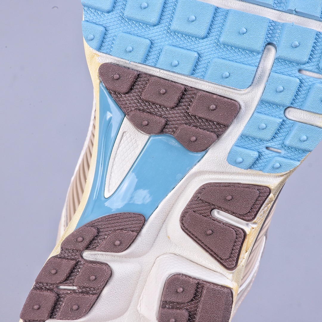 180 Nike Zoom Vomero 5 SP 佛莫罗5代系列经典复古休闲运动慢跑鞋 FB8825-111