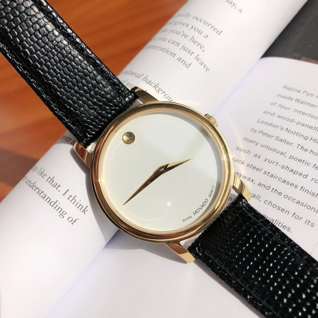 Часы Movado