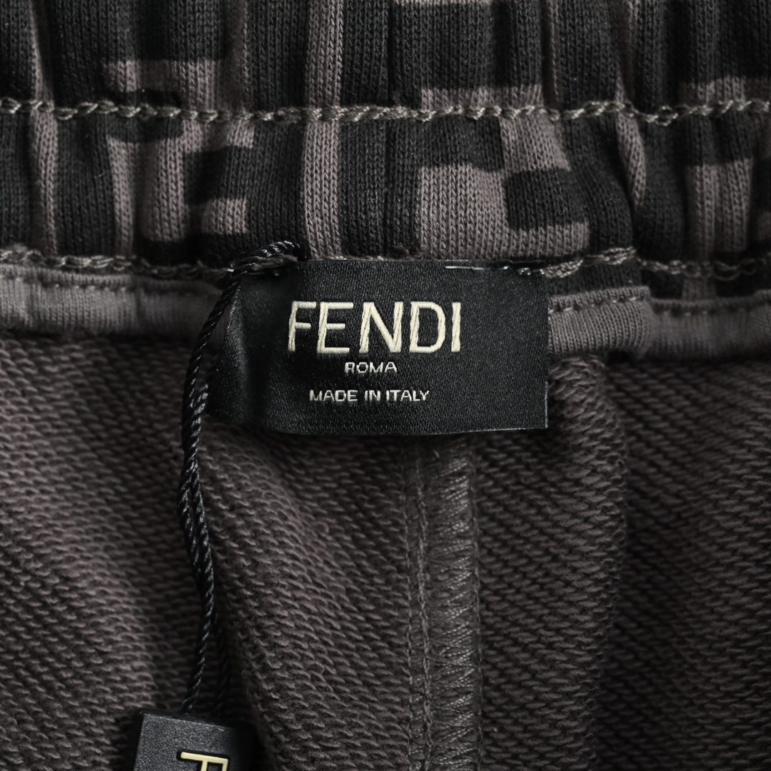 Fendi/芬迪 23ss 满印双F短裤 低调奢华 FD经典元素 上身休闲舒适 灰色 酒红