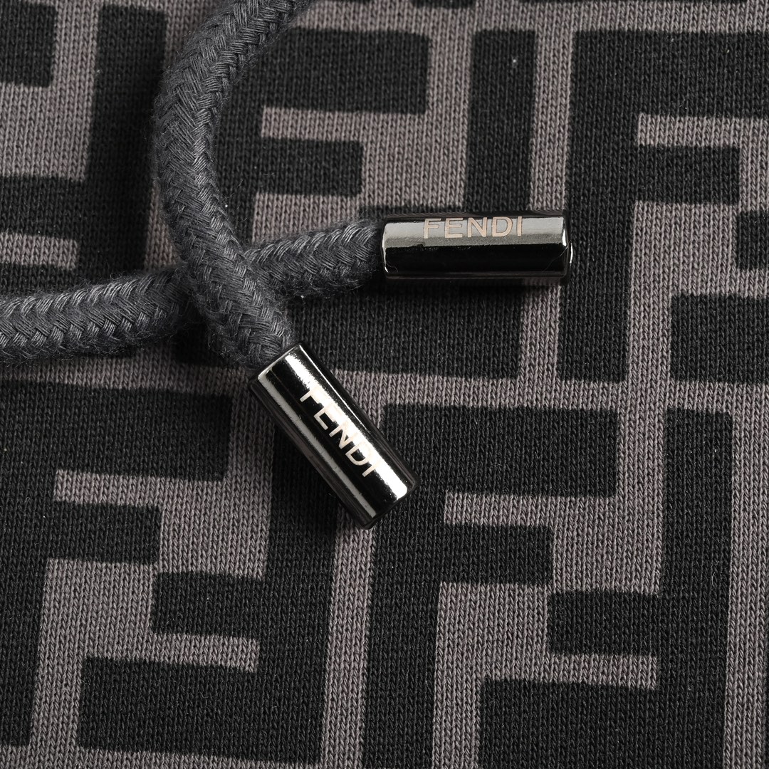 Fendi/芬迪 23ss 满印双F短裤 低调奢华 FD经典元素 上身休闲舒适 灰色 酒红