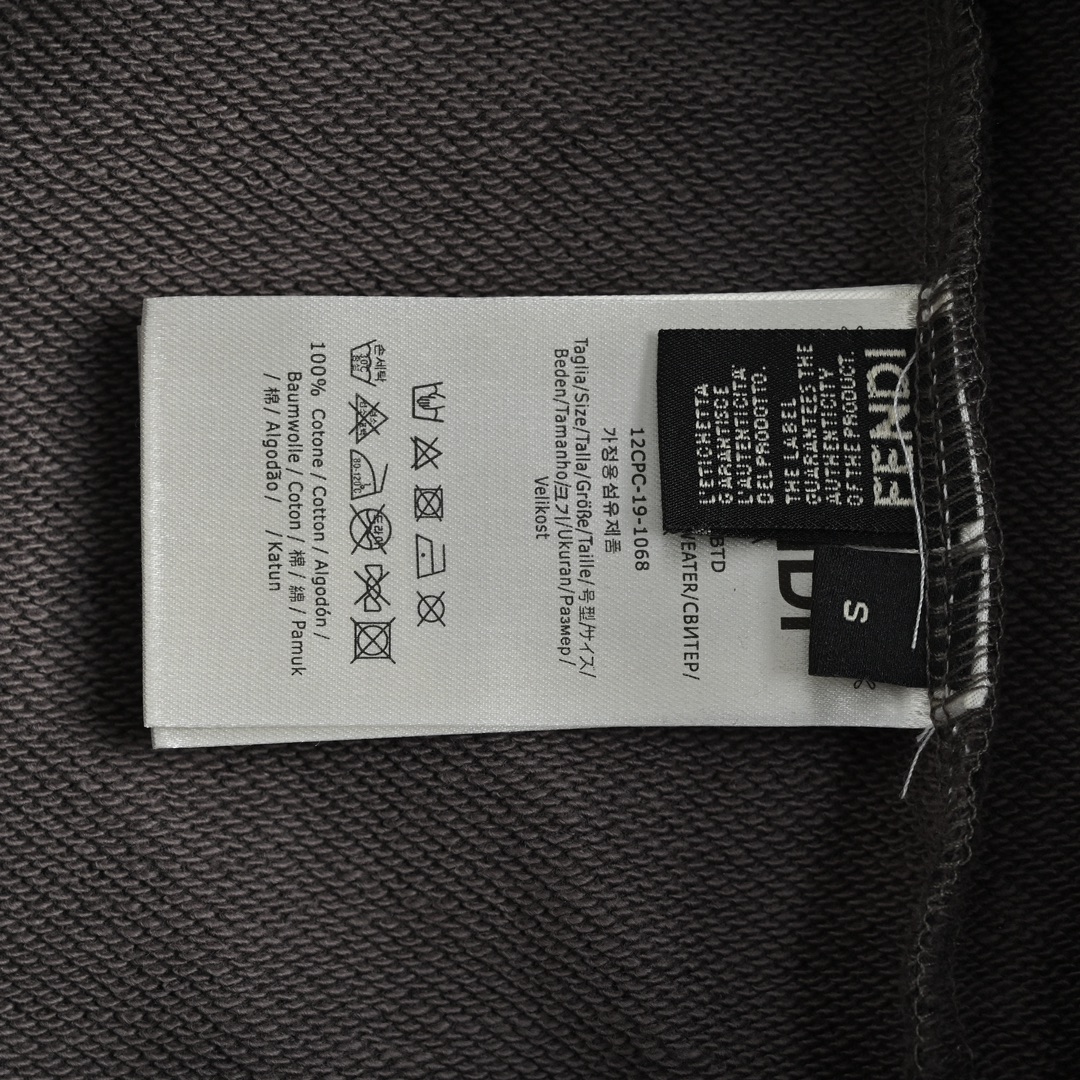 Fendi/芬迪 23ss 满印双F短裤 低调奢华 FD经典元素 上身休闲舒适 灰色 酒红
