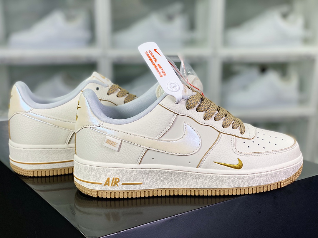 260  Air Force 1 '07 Low QS"Sail White/Brown/Gold Mini Swoosh"空军一号板鞋“皮革米白浅棕金小钩”DD9915-633