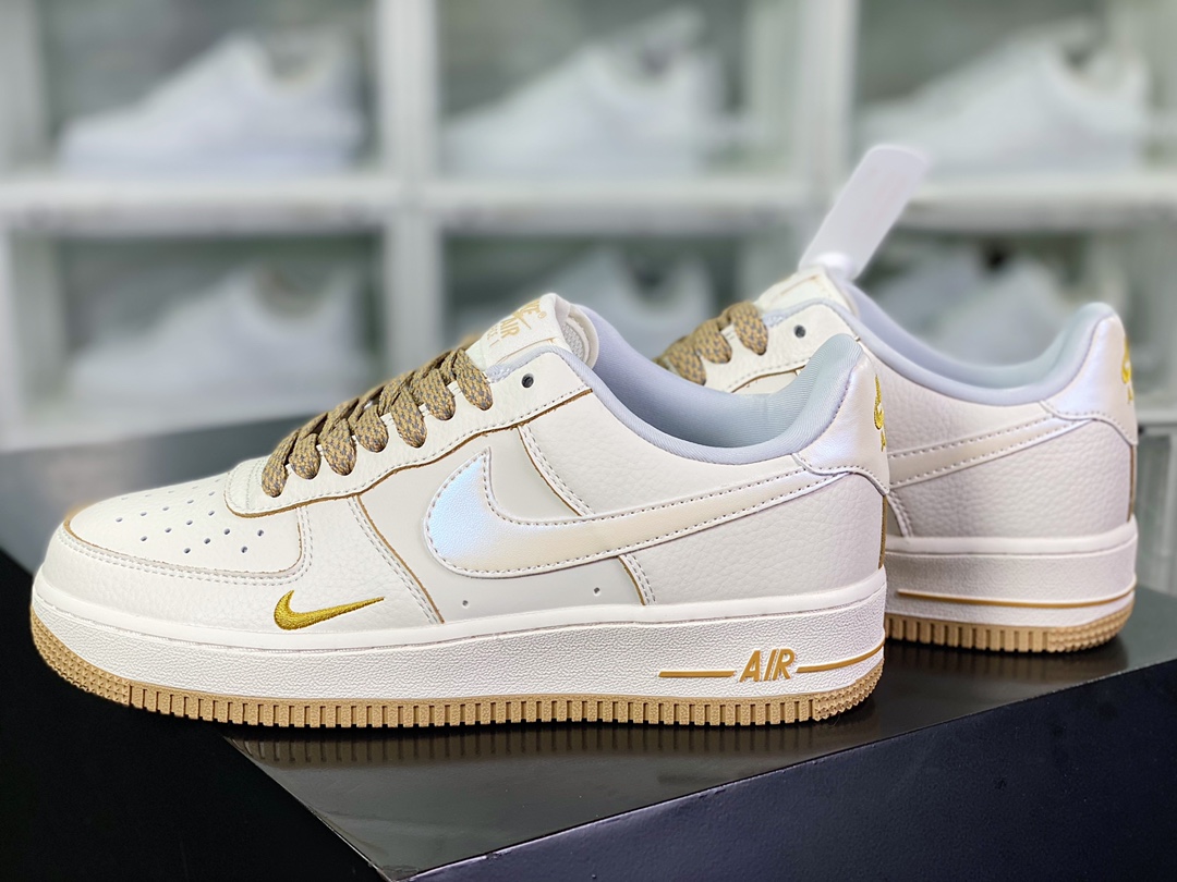 260  Air Force 1 '07 Low QS"Sail White/Brown/Gold Mini Swoosh"空军一号板鞋“皮革米白浅棕金小钩”DD9915-633