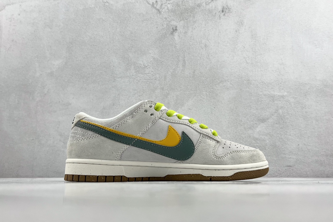 Nike Dunk Low SE ”85” Christmas Yellow Green DO9457-111