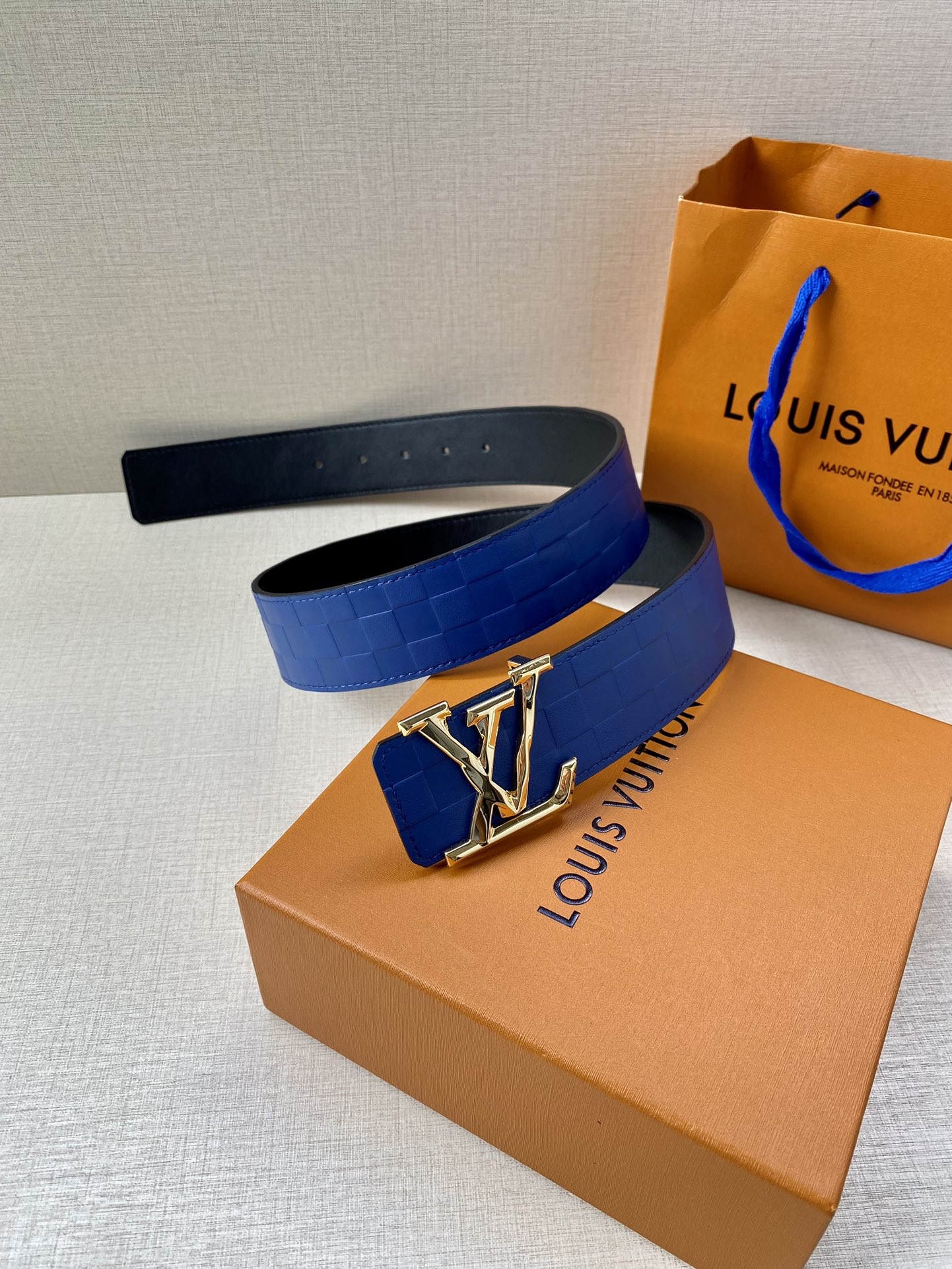 LV4.0宽利落的棱角简洁的线条专为