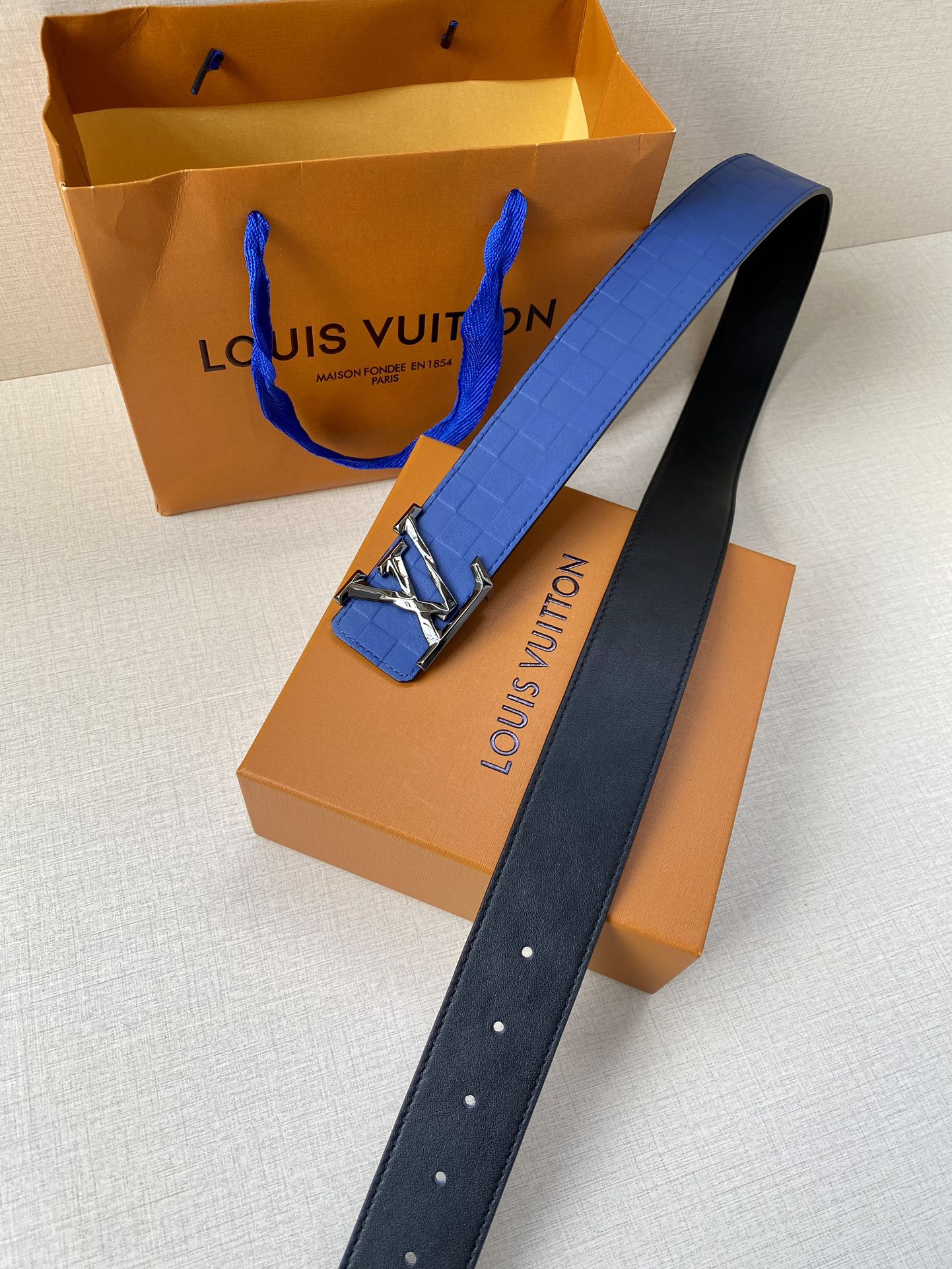 LV4.0宽利落的棱角简洁的线条专为