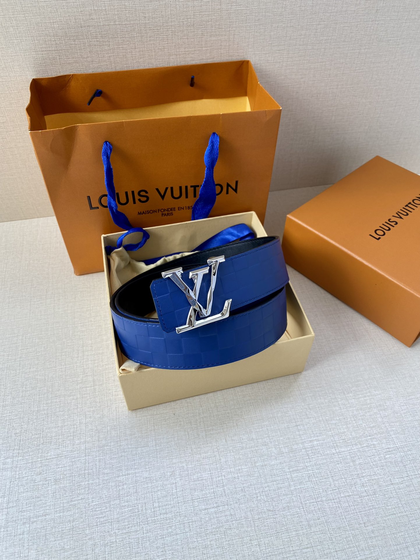 LV4.0宽利落的棱角简洁的线条专为