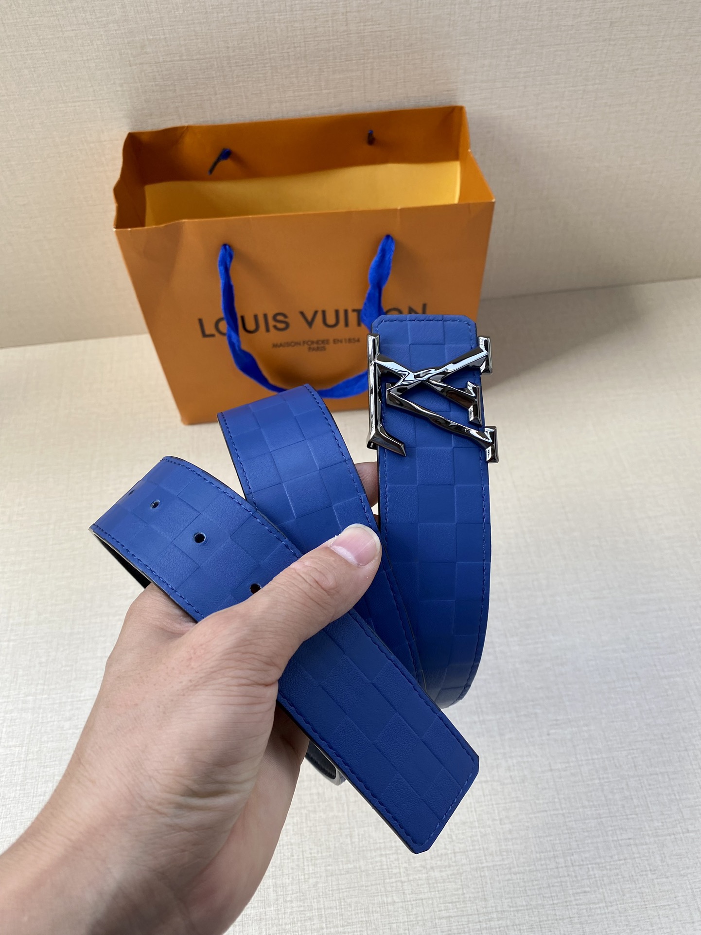 LV4.0宽利落的棱角简洁的线条专为