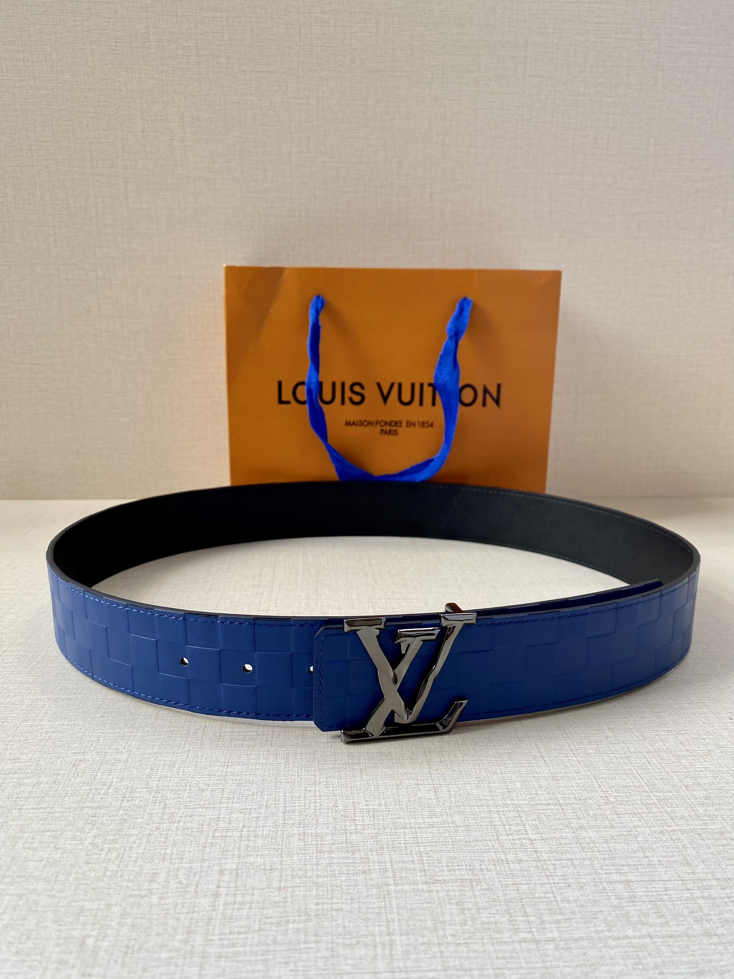 LV4.0宽利落的棱角简洁的线条专为