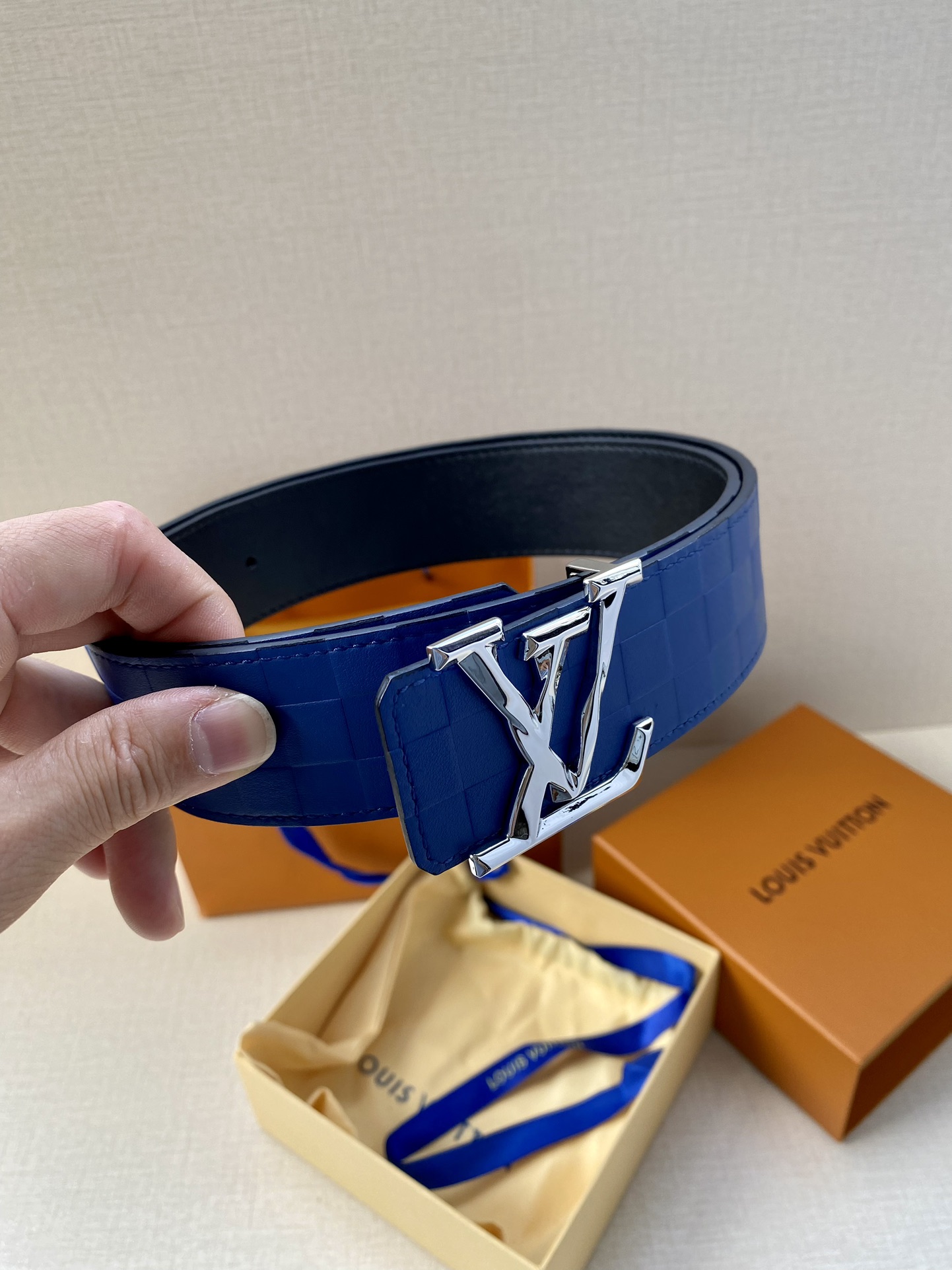 LV4.0宽利落的棱角简洁的线条专为