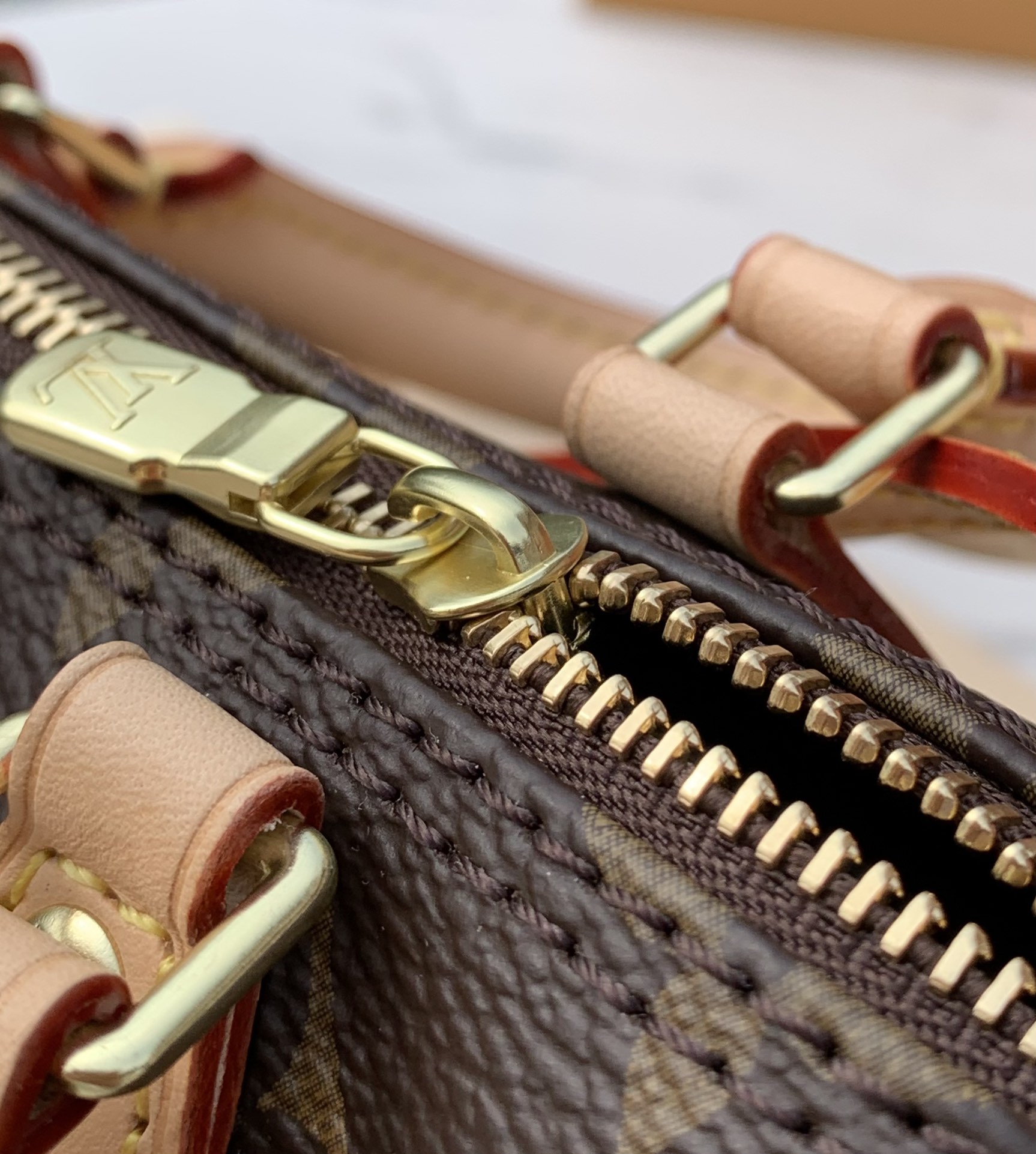 🌼 m61252尺寸16×12.5×10cm🇭🇰香港贸易公司渠道出货，这款Nano s🌼Peedy mi