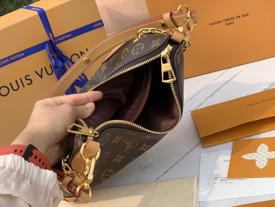 🌼 m45832尺寸：29 x 16 x 9.5 cm🇭🇰香港贸易公司订单！！2021ss——多功能的L