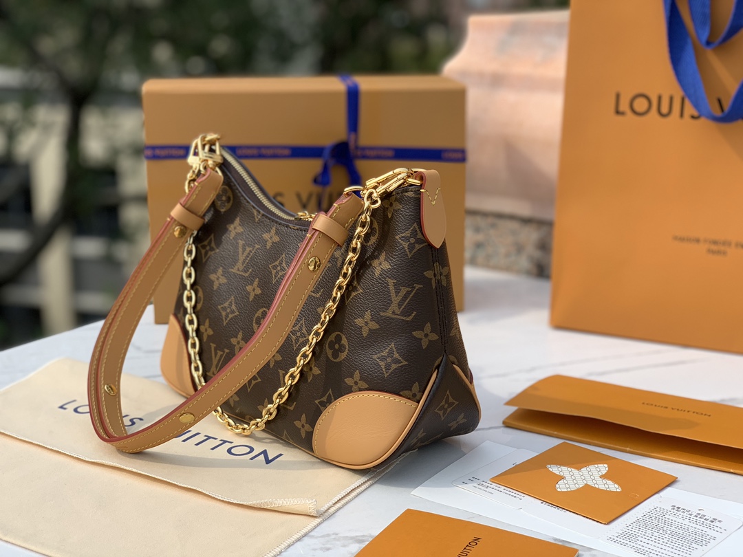 🌼 m45832尺寸：29 x 16 x 9.5 cm🇭🇰香港贸易公司订单！！2021ss——多功能的L