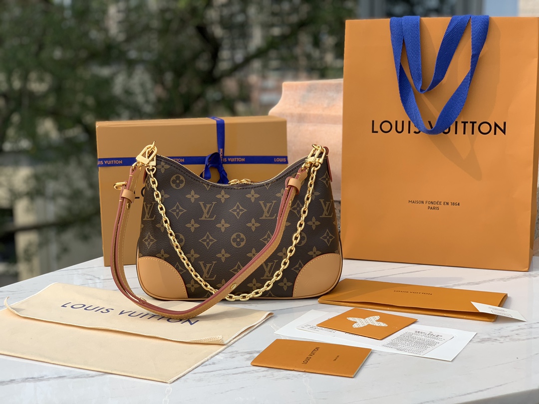 🌼 m45832尺寸：29 x 16 x 9.5 cm🇭🇰香港贸易公司订单！！2021ss——多功能的L