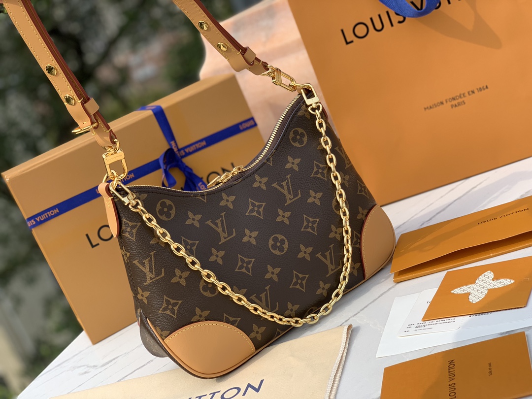 🌼 m45832尺寸：29 x 16 x 9.5 cm🇭🇰香港贸易公司订单！！2021ss——多功能的L