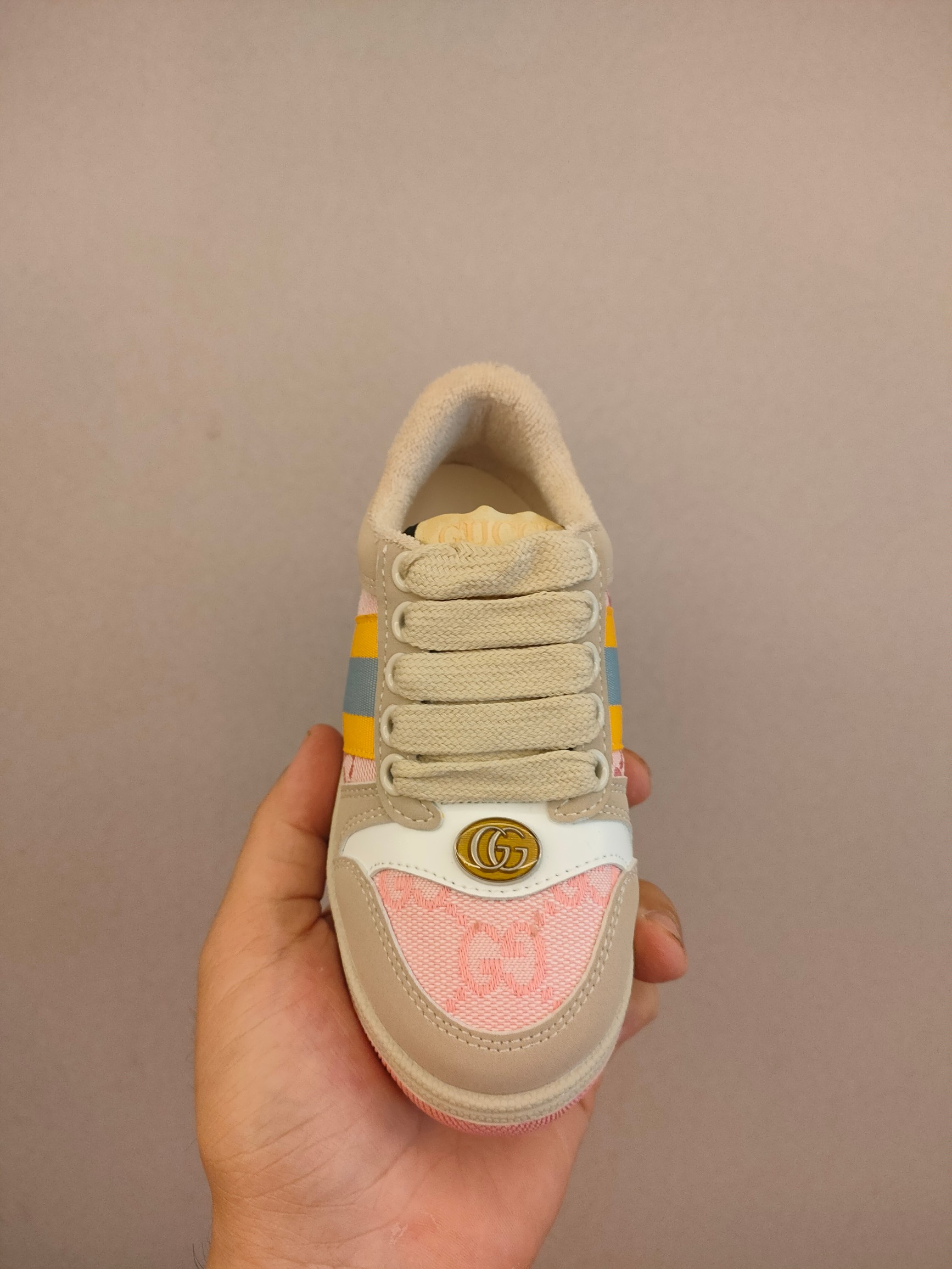 图片[4]-出口欧洲版古驰GUCCI头层皮 GUCCI古驰新款儿童休闲鞋 尺码：24-35码 必入的大牌系列，经典古驰小蜜蜂系列。出口欧版，货不多卖一双少一双。 优质皮料定制，脚感舒适☁ 原版大底，耐磨防滑✔-选品中心