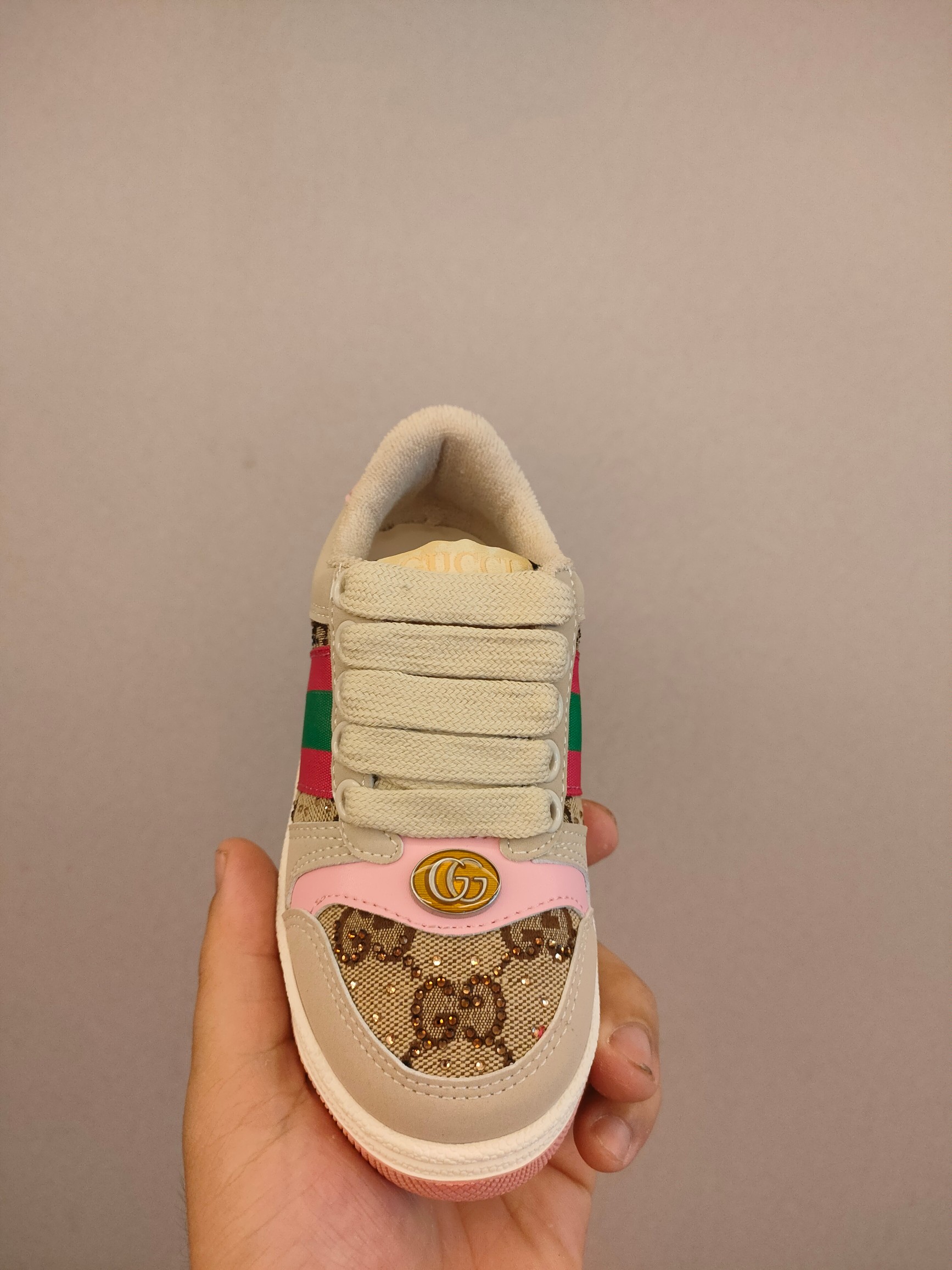 图片[4]-出口欧洲版古驰GUCCI头层皮 GUCCI古驰新款儿童休闲鞋 尺码：24-35码 必入的大牌系列，经典古驰小蜜蜂系列。出口欧版，货不多卖一双少一双。 优质皮料定制，脚感舒适☁ 原版大底，耐磨防滑✔-选品中心