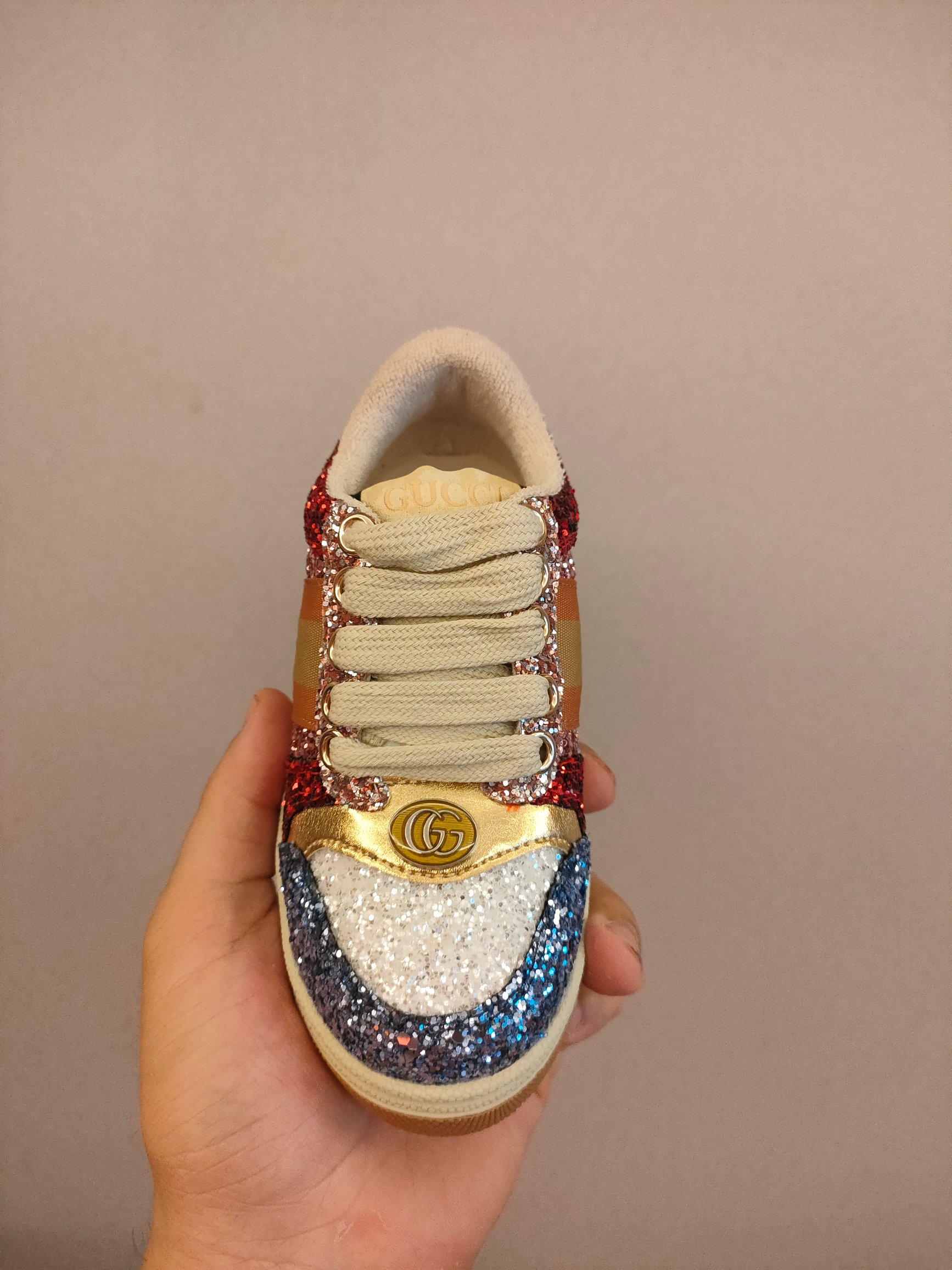 图片[4]-出口欧洲版古驰GUCCI头层皮 GUCCI古驰新款儿童休闲鞋 尺码：24-35码 必入的大牌系列，经典古驰小蜜蜂系列。出口欧版，货不多卖一双少一双。 优质皮料定制，脚感舒适☁ 原版大底，耐磨防滑✔-选品中心