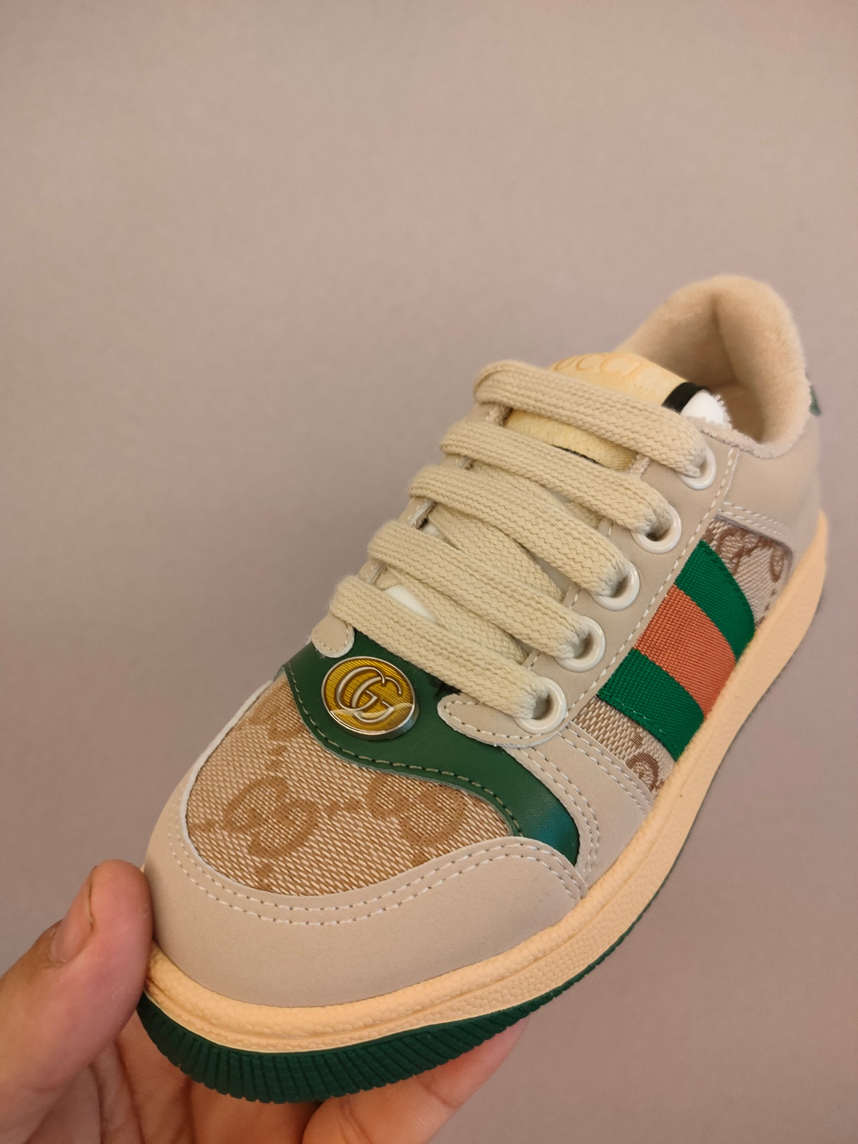 图片[7]-出口欧洲版古驰GUCCI头层皮 GUCCI古驰新款儿童休闲鞋 尺码：24-35码 必入的大牌系列，经典古驰小蜜蜂系列。出口欧版，货不多卖一双少一双。 优质皮料定制，脚感舒适☁ 原版大底，耐磨防滑✔-选品中心