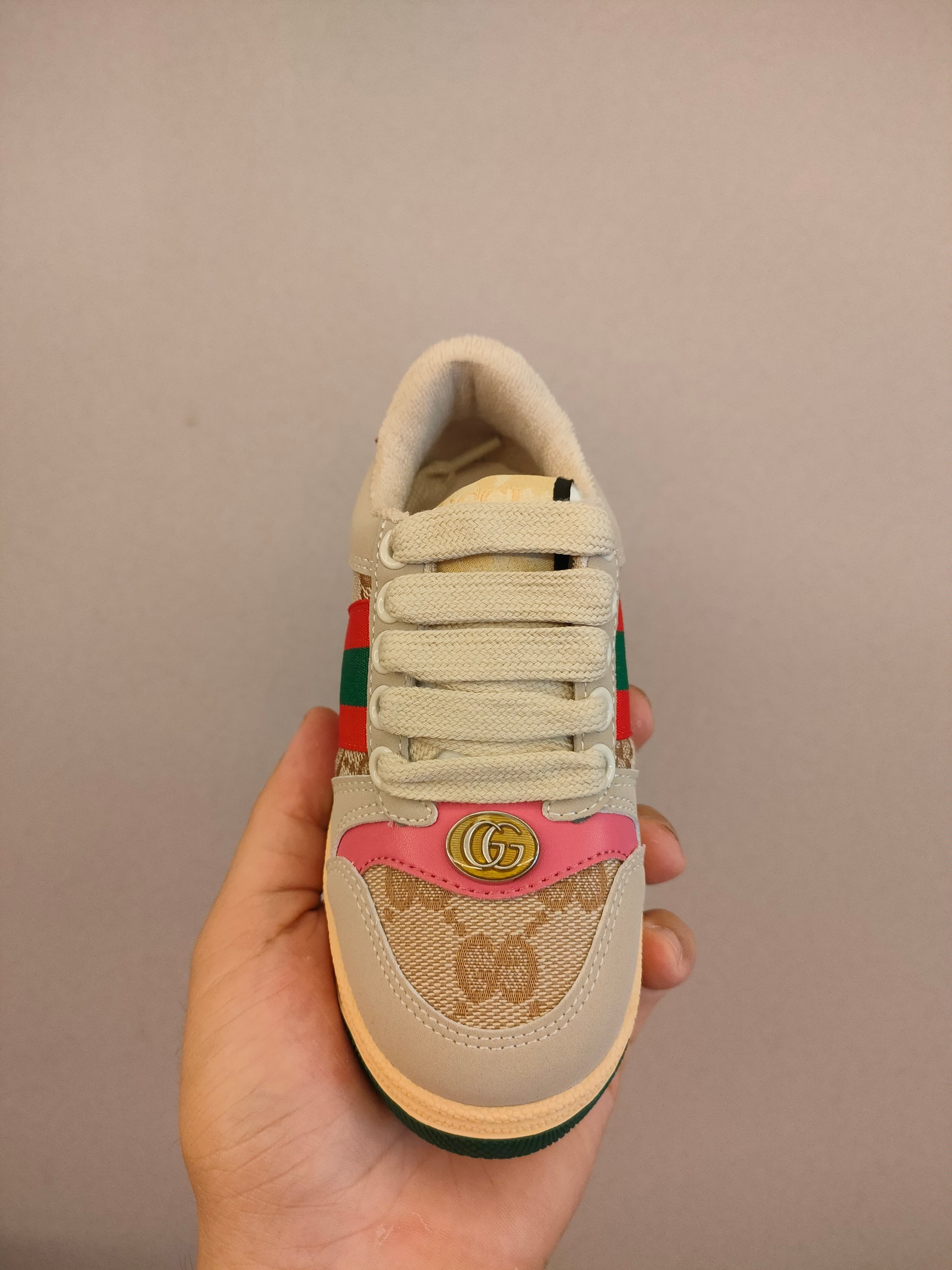 图片[4]-出口欧洲版古驰GUCCI头层皮 GUCCI古驰新款儿童休闲鞋 尺码：24-35码 必入的大牌系列，经典古驰小蜜蜂系列。出口欧版，货不多卖一双少一双。 优质皮料定制，脚感舒适☁ 原版大底，耐磨防滑✔-选品中心