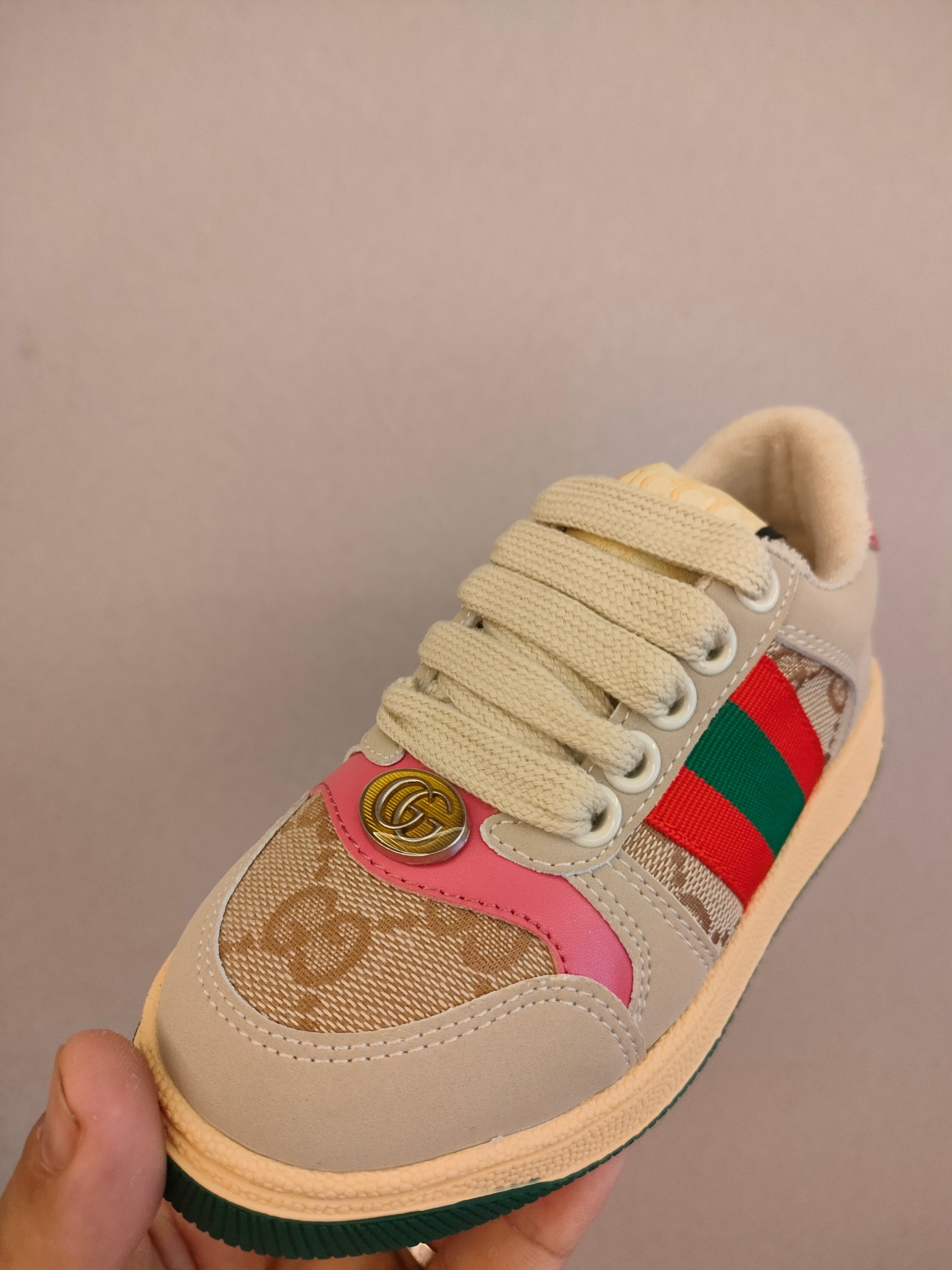 图片[7]-出口欧洲版古驰GUCCI头层皮 GUCCI古驰新款儿童休闲鞋 尺码：24-35码 必入的大牌系列，经典古驰小蜜蜂系列。出口欧版，货不多卖一双少一双。 优质皮料定制，脚感舒适☁ 原版大底，耐磨防滑✔-选品中心