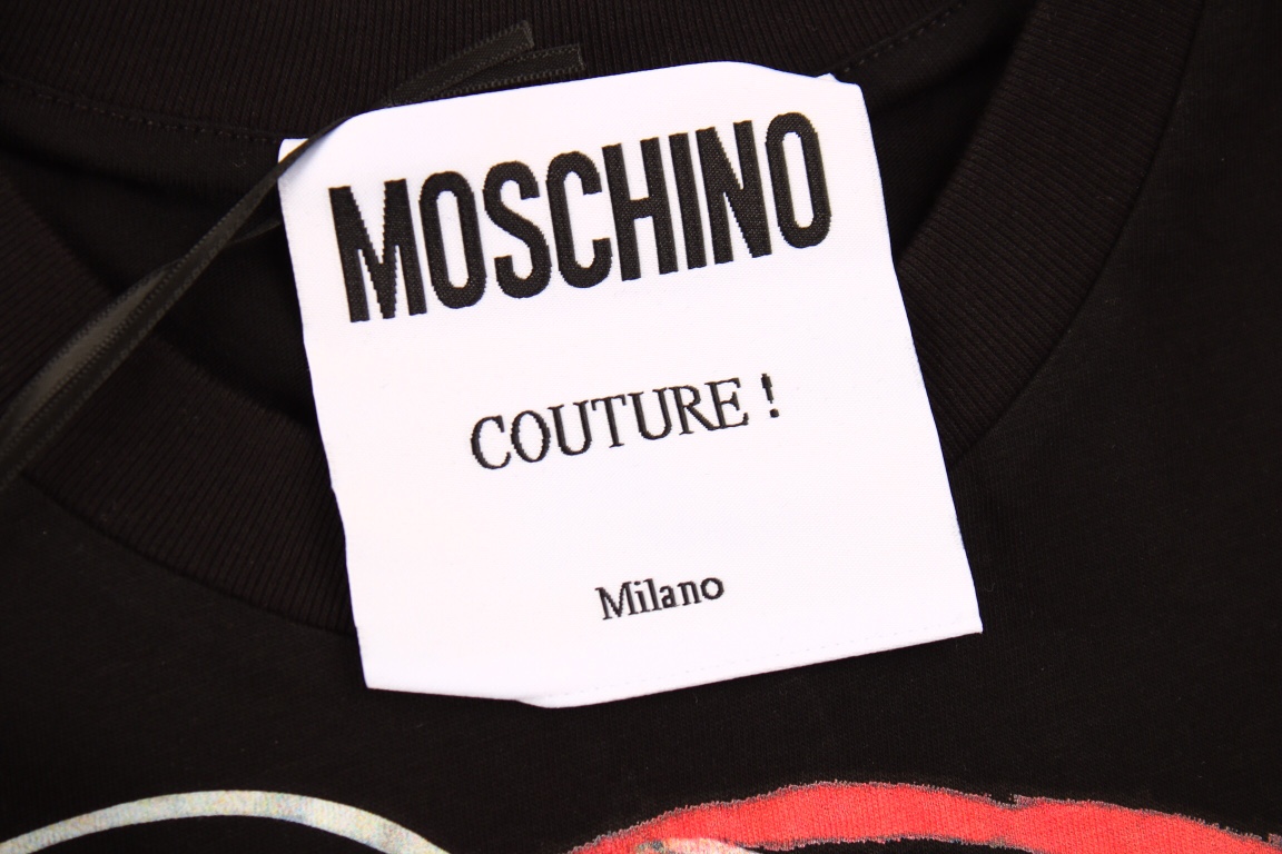 Moschino/莫斯奇诺23ss 抽象短袖