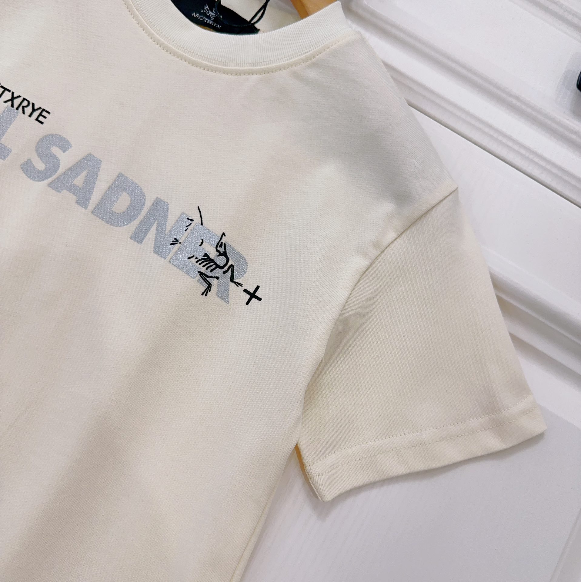 New 2023 Arcteryx Kids Clothing: Cotton T-shirts, Beach Pants with Logo, Various Sizes - 图片 5
