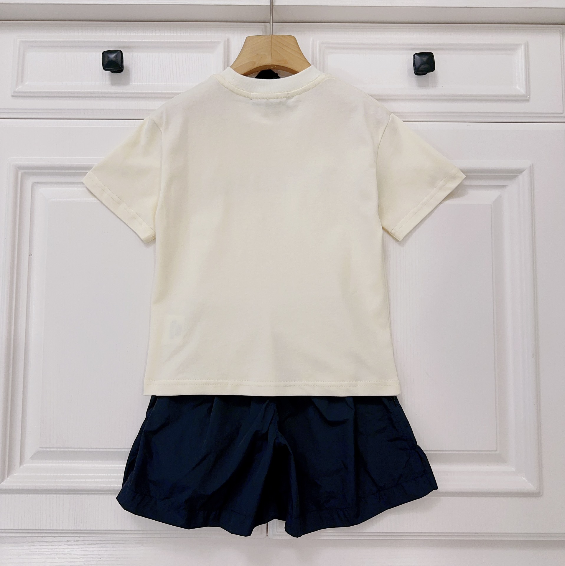 New 2023 Arcteryx Kids Clothing: Cotton T-shirts, Beach Pants with Logo, Various Sizes - 图片 9