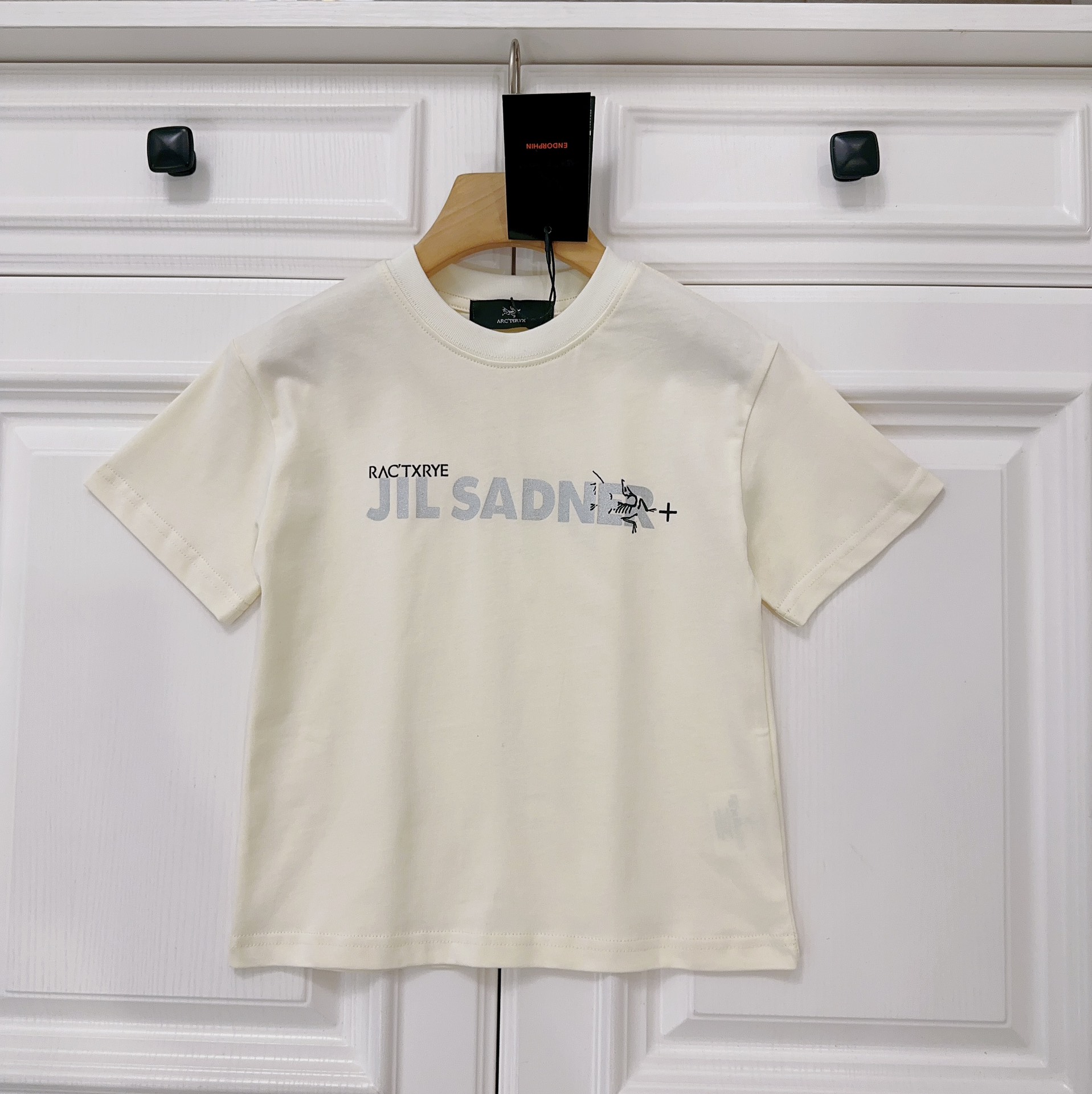 New 2023 Arcteryx Kids Clothing: Cotton T-shirts, Beach Pants with Logo, Various Sizes - 图片 3