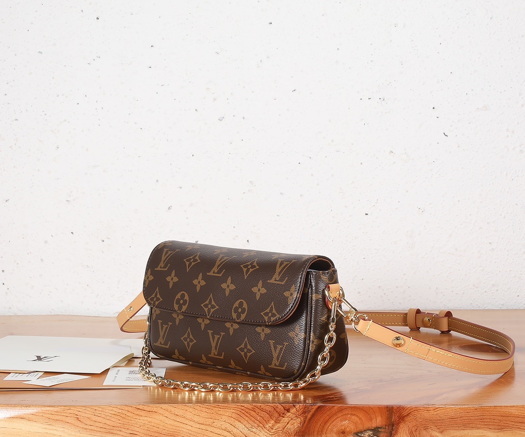 ‼️顶级原单、加强版‼️Wallet On Chain Ivy 手袋取材 Monogram 帆布,灵感源