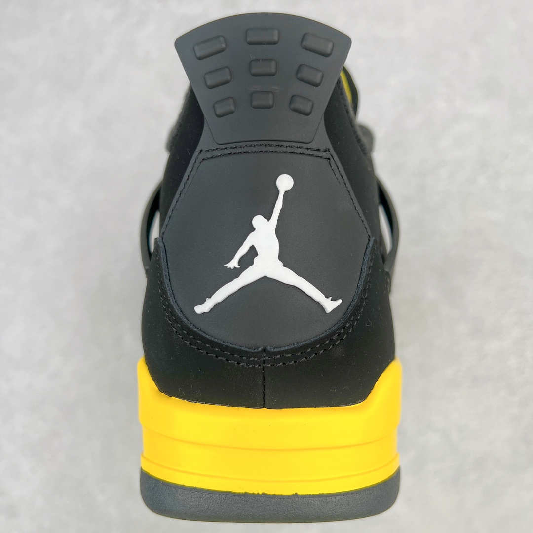 图片[8]-零售💰260 ＃KZ神版福利回馈‼Air Jordan AJ4 Retro 黑黄雷公 DH6927-017 独家外贸特供尺码含 45.5 49.5 50.5 国内外口碑最好最推荐的产品 市场中端王者 亲自操刀耗时半年巨作 全套原纸板楦头开发 确保原汁原味 完美呈现四代版型 一比一鞋头弧度高度鞋身弧度 此版本只针对中端市场 皮料材质有所更替 其他数据细节工艺流程均保持一致 绝不口嗨 细节品控鞋型随意秒杀市面3XX 4XX 原厂TPU网格鞋带扣 正确内里网布 菱角分明不变形无多余毛边 柔软性质感一致于原鞋 市场唯一原厂鞋扣模具 背面可见隐藏注塑口 原厂织唛标 原厂飞人电绣工艺 尾指中部跳三针 独家绑鞋带手法 印刷中底布 四线拉帮 米色美纹纸贴合固定 进口港宝加持 后跟自然饱满 全鞋荧光划线卡点 追求极致完美 每一双都是工艺品 多重QC质检 超越公司货的品控标准 实实在在的免检产品 尺码：40 40.5 41 42 42.5 43 44 44.5 45 45.5 46 47.5 48.5 49.5 50.5 编码：by2936060-运动鞋