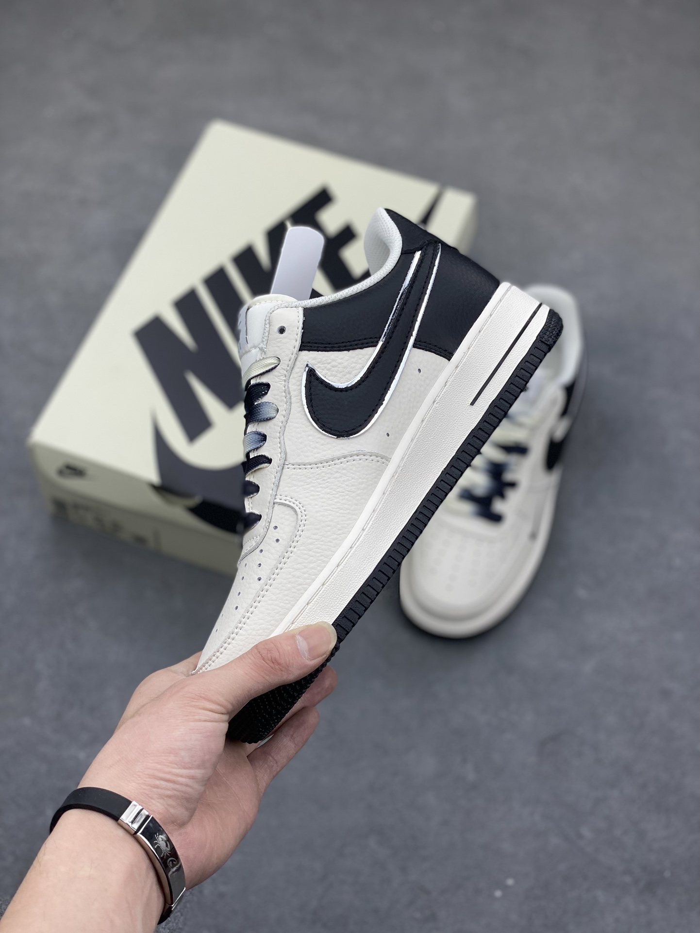 Nike Air Force 1 '07 Low Sneakers - Original Design & Comfort 4 i1681769627 3496 2