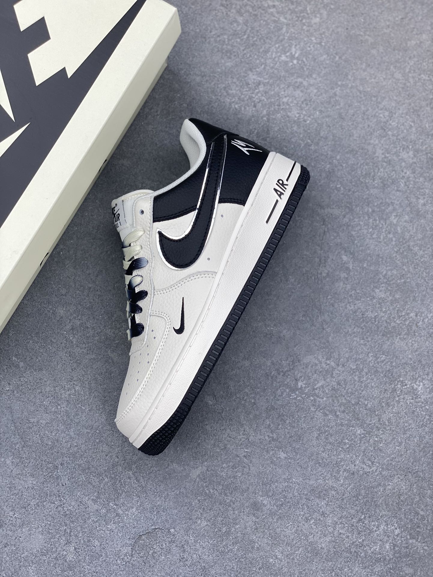 Nike Air Force 1 '07 Low Sneakers - Original Design & Comfort 8 i1681769627 8605 6