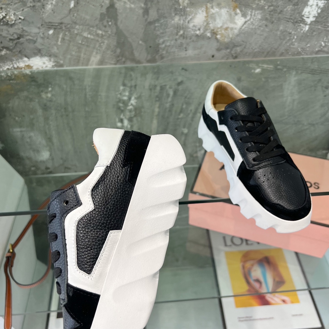 “700 Ounces Acne Thick-Skinned Shoes with English Wind Collage Design (Sizes 35-40)” - 图片 6