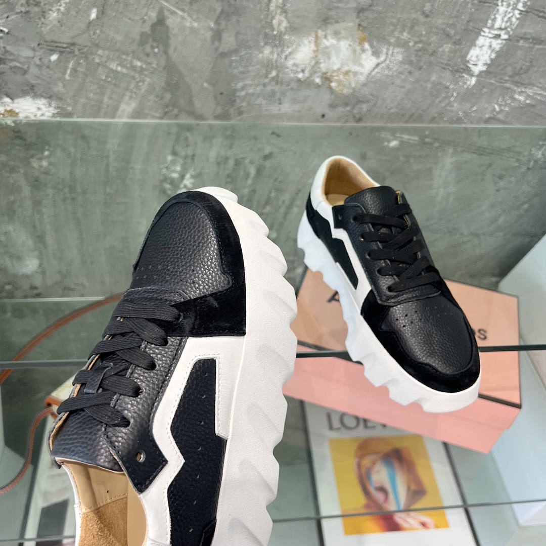 “700 Ounces Acne Thick-Skinned Shoes with English Wind Collage Design (Sizes 35-40)” - 图片 4