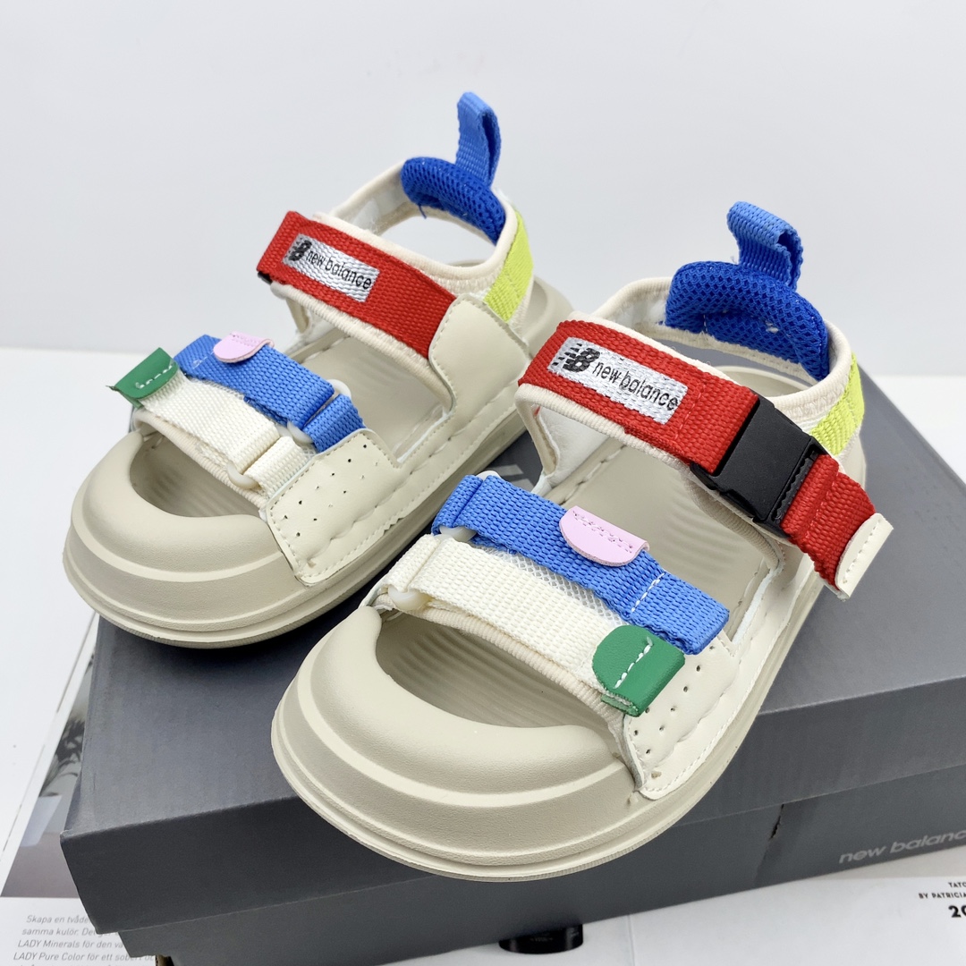 图片[4]-💘New Blance包头魔术贴童鞋男女童官网夏款最新上市💝💲 🛵NB 包头双车线车边彩色三带休闲户外沙滩鞋凉鞋🚘 💖夏季韩版防滑防踢软底透气新概念户外潮鞋凉鞋🎈 🍒颜色：黑色，兰色，红色 号码：26-35码-选品中心