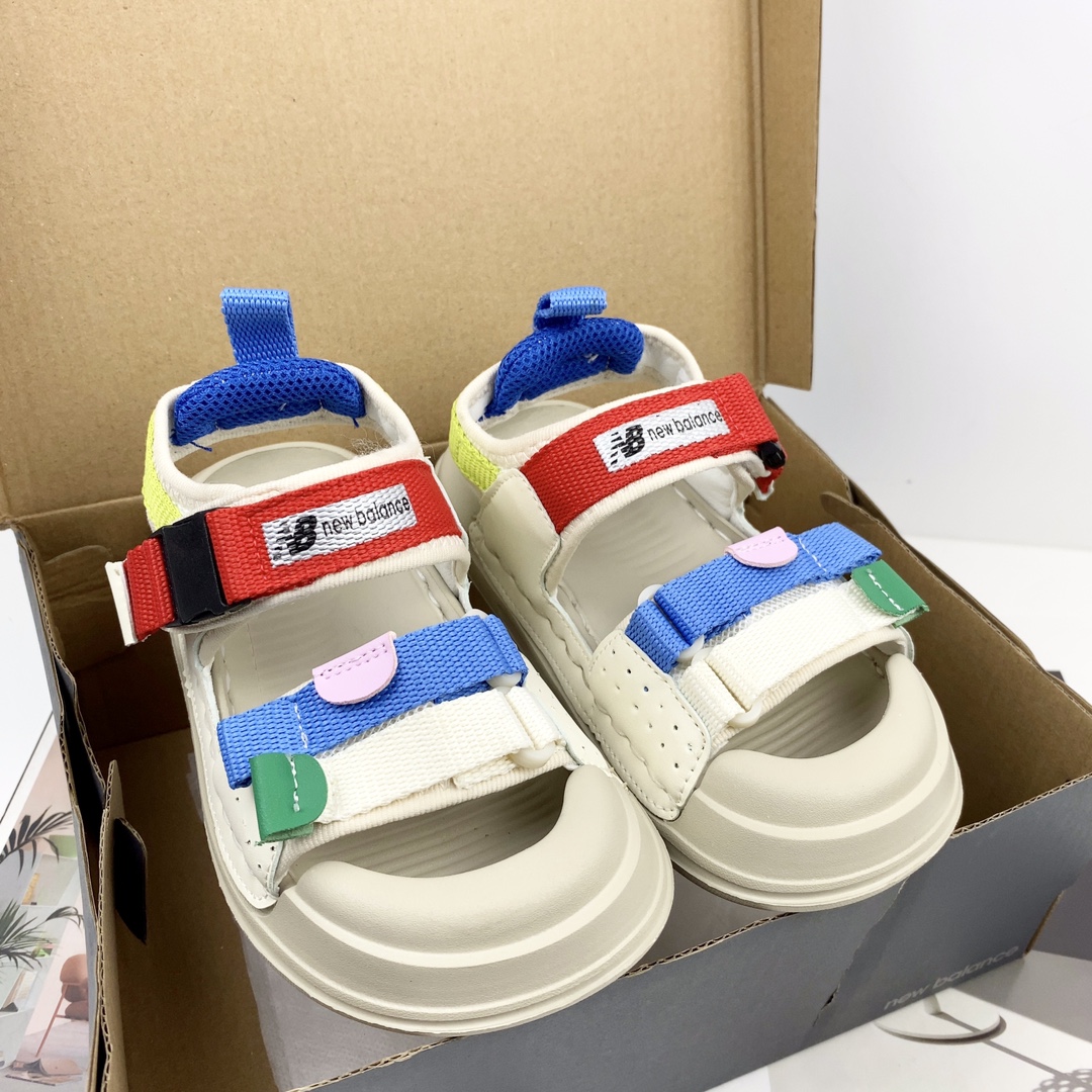 图片[5]-💘New Blance包头魔术贴童鞋男女童官网夏款最新上市💝💲 🛵NB 包头双车线车边彩色三带休闲户外沙滩鞋凉鞋🚘 💖夏季韩版防滑防踢软底透气新概念户外潮鞋凉鞋🎈 🍒颜色：黑色，兰色，红色 号码：26-35码-选品中心