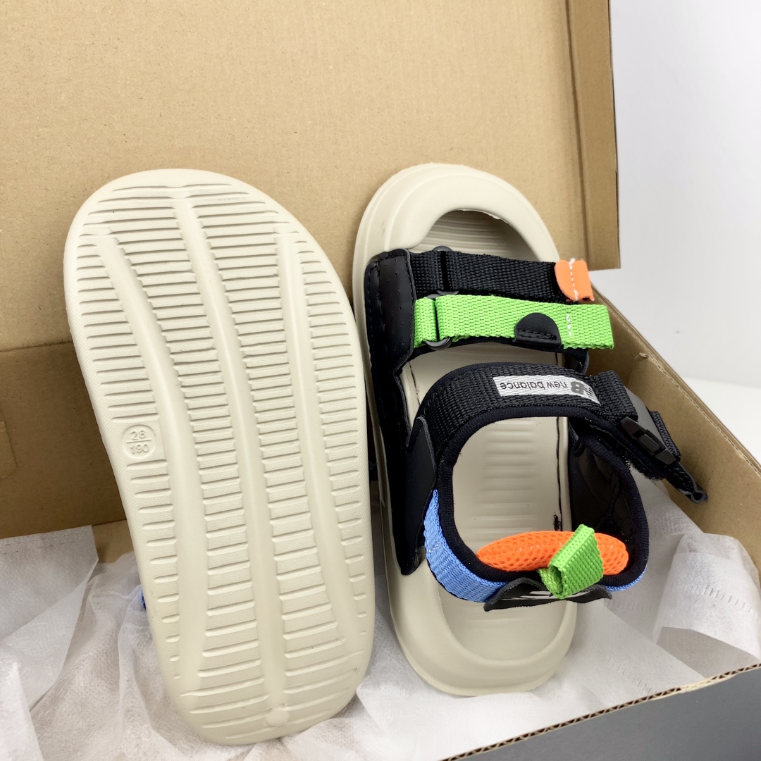 图片[7]-💘New Blance包头魔术贴童鞋男女童官网夏款最新上市💝💲 🛵NB 包头双车线车边彩色三带休闲户外沙滩鞋凉鞋🚘 💖夏季韩版防滑防踢软底透气新概念户外潮鞋凉鞋🎈 🍒颜色：黑色，兰色，红色 号码：26-35码-选品中心