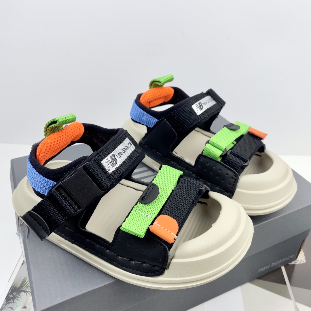 图片[3]-💘New Blance包头魔术贴童鞋男女童官网夏款最新上市💝💲 🛵NB 包头双车线车边彩色三带休闲户外沙滩鞋凉鞋🚘 💖夏季韩版防滑防踢软底透气新概念户外潮鞋凉鞋🎈 🍒颜色：黑色，兰色，红色 号码：26-35码-选品中心