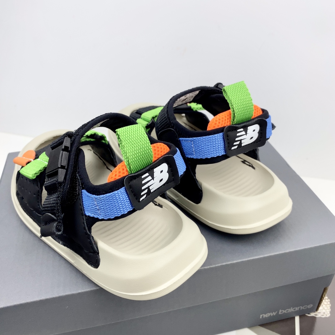 图片[8]-💘New Blance包头魔术贴童鞋男女童官网夏款最新上市💝💲 🛵NB 包头双车线车边彩色三带休闲户外沙滩鞋凉鞋🚘 💖夏季韩版防滑防踢软底透气新概念户外潮鞋凉鞋🎈 🍒颜色：黑色，兰色，红色 号码：26-35码-选品中心